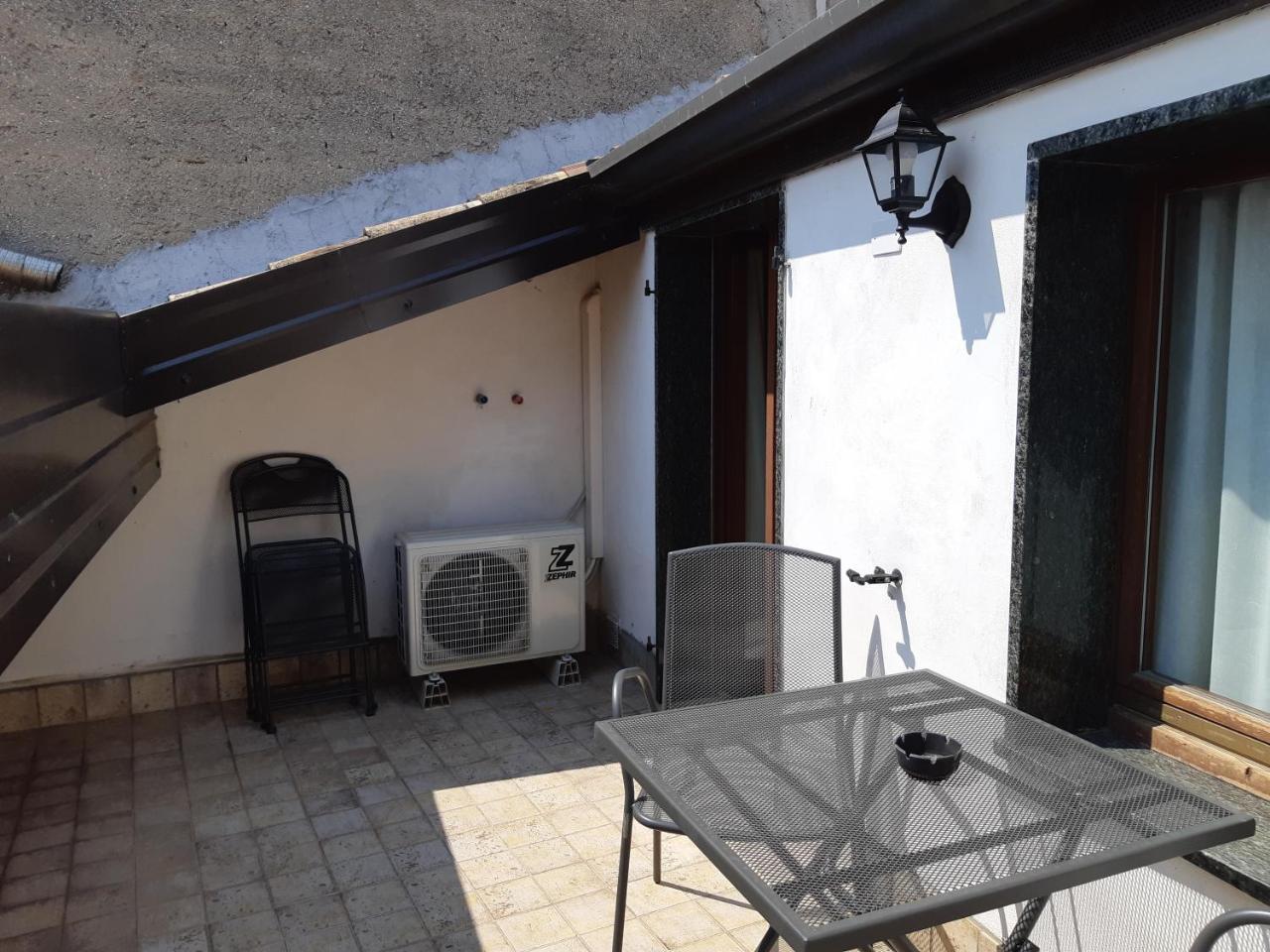 Anfite Apartments Castelletto Πεσκιέρα ντελ Γκάρντα Εξωτερικό φωτογραφία