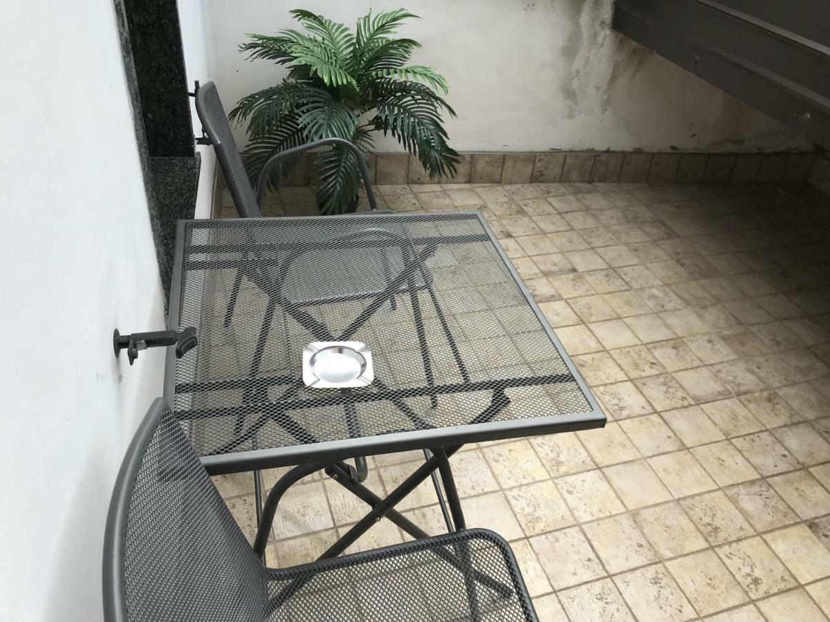 Anfite Apartments Castelletto Πεσκιέρα ντελ Γκάρντα Εξωτερικό φωτογραφία