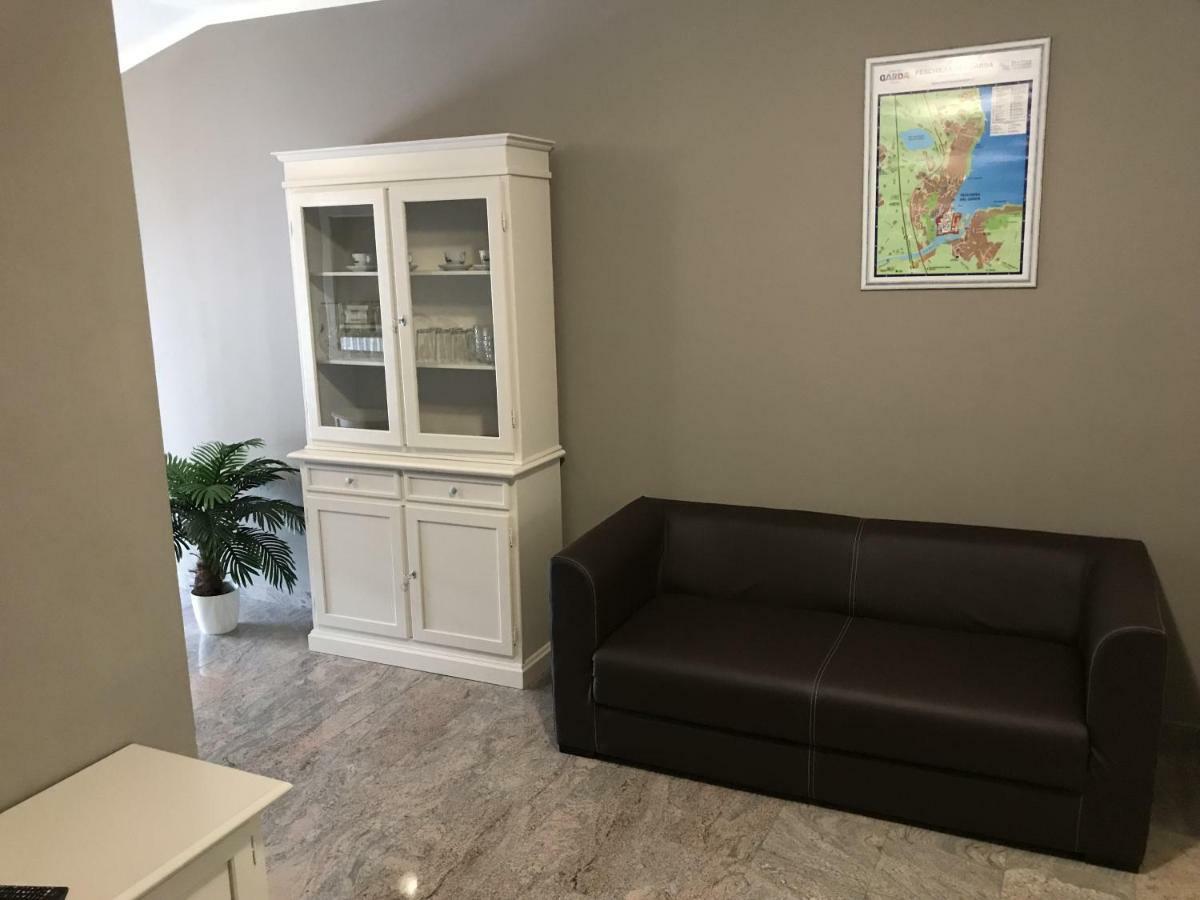 Anfite Apartments Castelletto Πεσκιέρα ντελ Γκάρντα Εξωτερικό φωτογραφία