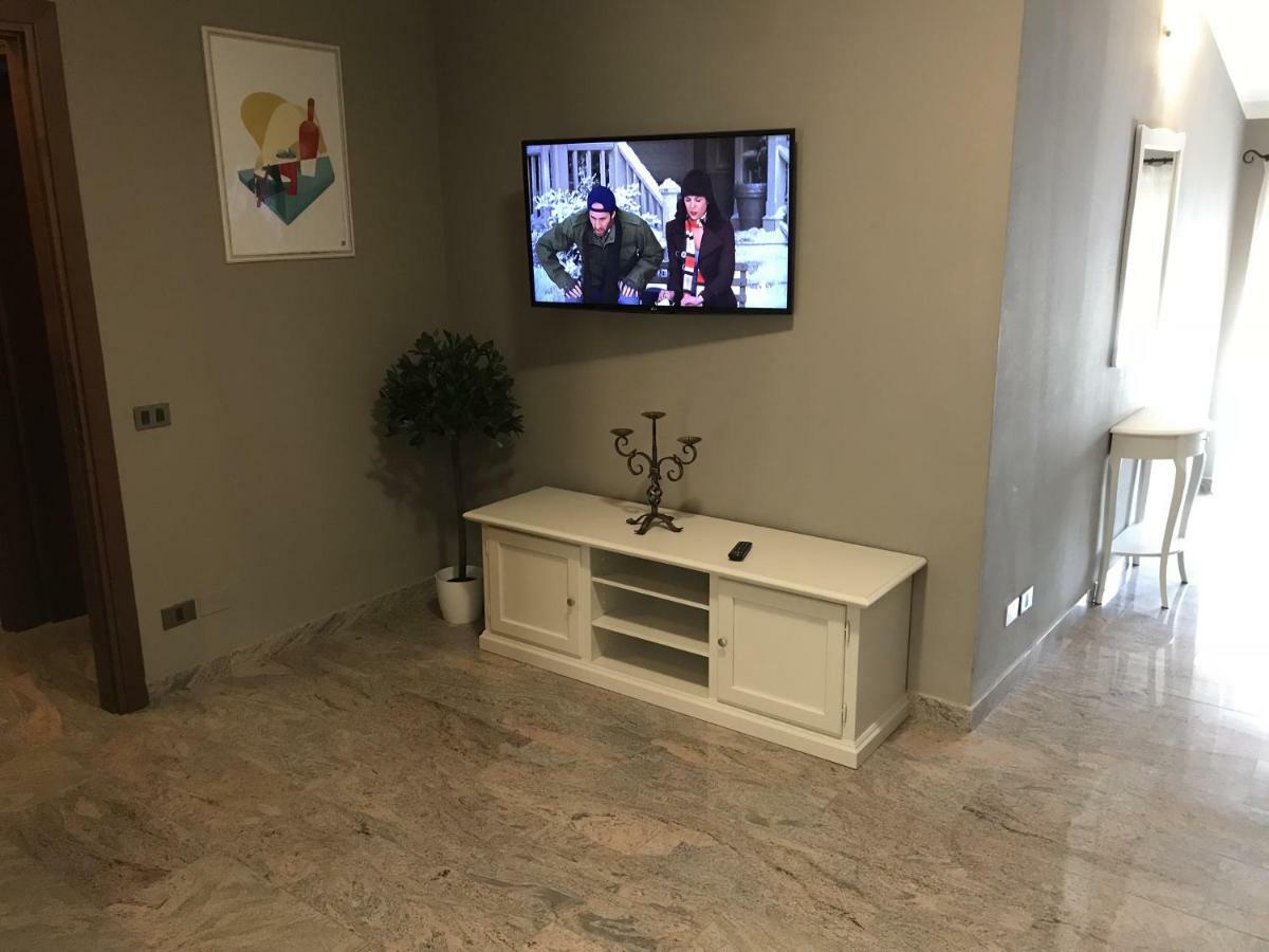 Anfite Apartments Castelletto Πεσκιέρα ντελ Γκάρντα Εξωτερικό φωτογραφία