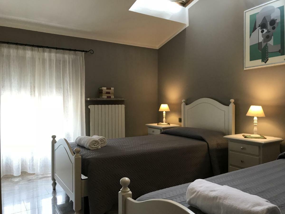 Anfite Apartments Castelletto Πεσκιέρα ντελ Γκάρντα Εξωτερικό φωτογραφία