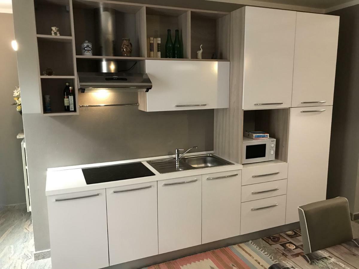 Anfite Apartments Castelletto Πεσκιέρα ντελ Γκάρντα Εξωτερικό φωτογραφία