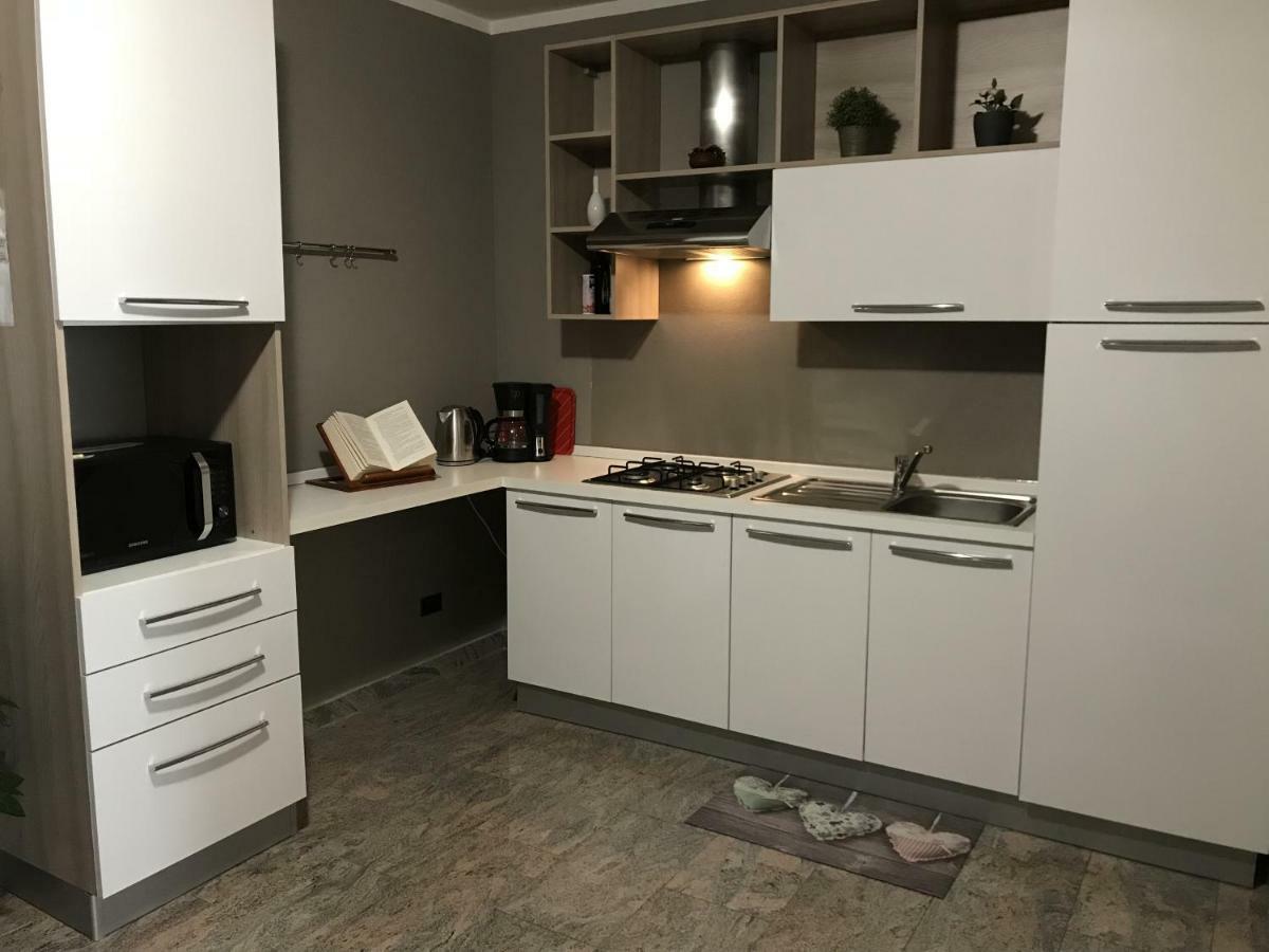 Anfite Apartments Castelletto Πεσκιέρα ντελ Γκάρντα Εξωτερικό φωτογραφία